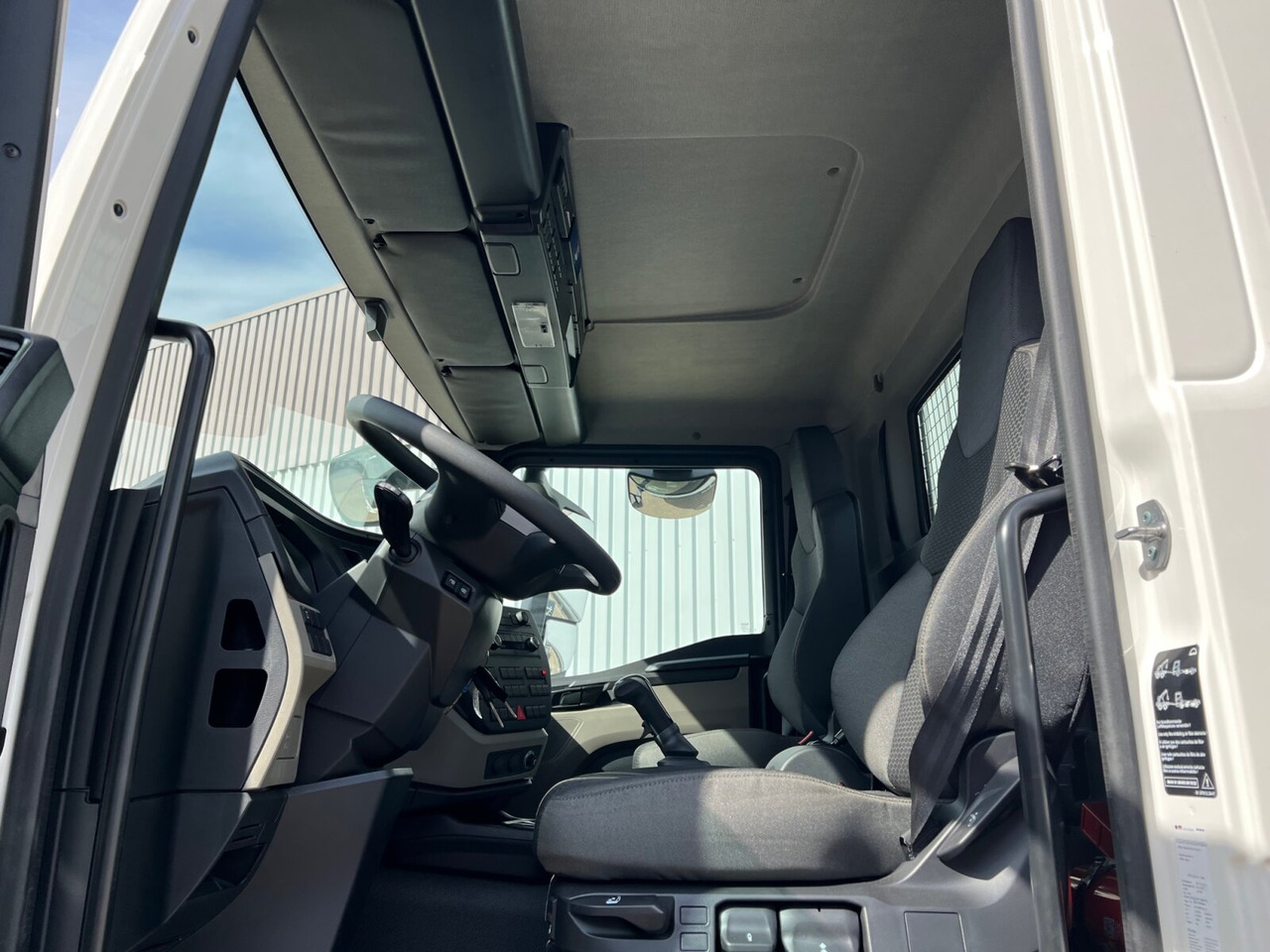 MAN TGM 18.250/340 4x2 BL CH TGM 18.250/340 4x2 BL CH, Funk, 3x VORHANDEN - Камион со кука за подигање: слика 4 MAN TGM 18.250/340 4x2 BL CH TGM 18.250/340 4x2 BL CH, Funk, 3x VORHANDEN - Камион со кука за подигање: слика 4