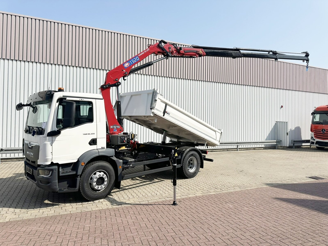 MAN TGM 18.320 4x2 TGM 18.320 4x2, Kran HMF 1320 K3, Funk - Кипер, Камион со кран: слика 1 MAN TGM 18.320 4x2 TGM 18.320 4x2, Kran HMF 1320 K3, Funk - Кипер, Камион со кран: слика 1