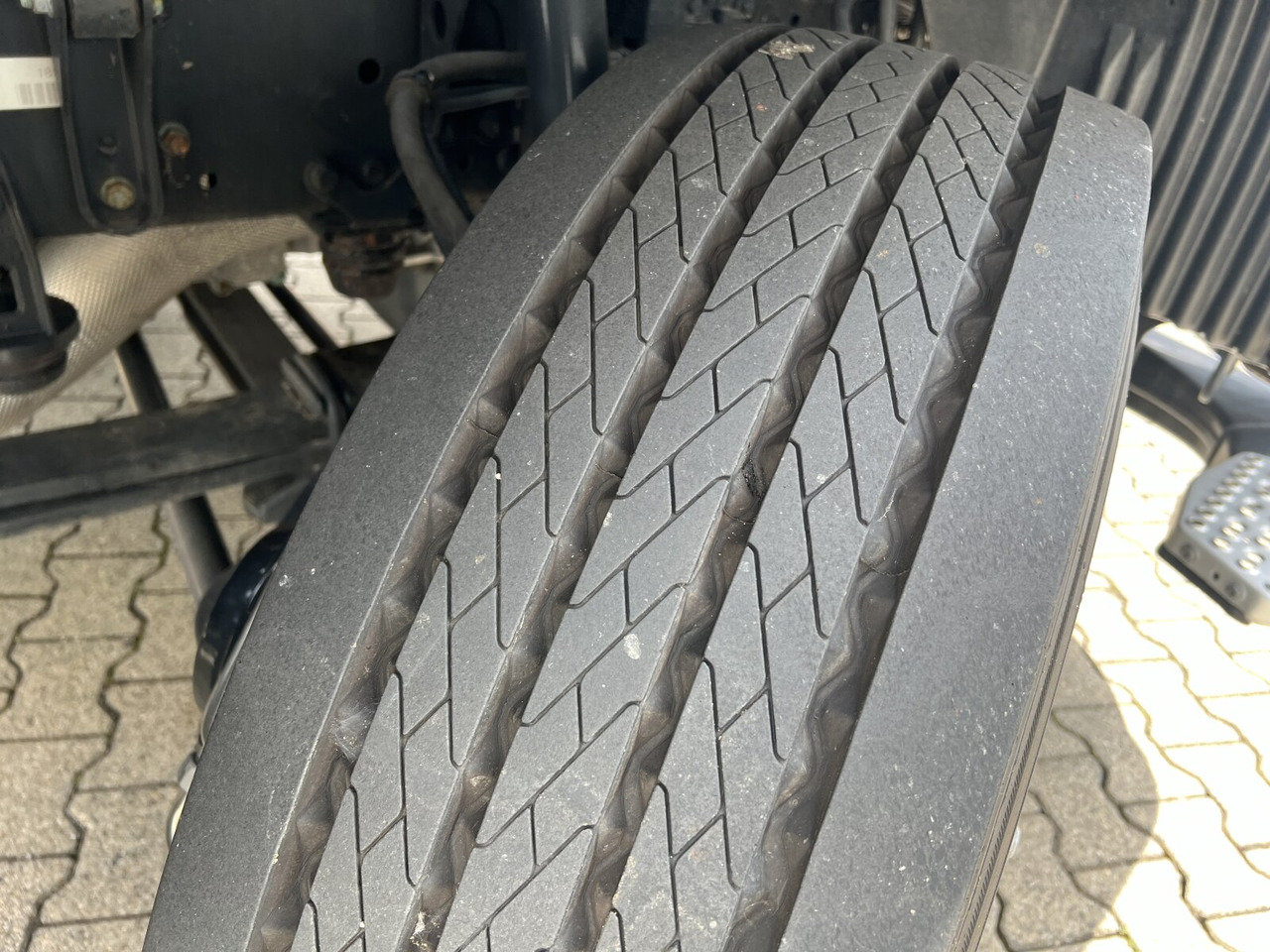 MAN TGS 26.320 6X2-4 BL TGS 26.320 6X2-4 BL, Lenk-/Liftachse, Rechtslenker, Export Only! - Камион со кабинска шасија: слика 4 MAN TGS 26.320 6X2-4 BL TGS 26.320 6X2-4 BL, Lenk-/Liftachse, Rechtslenker, Export Only! - Камион со кабинска шасија: слика 4