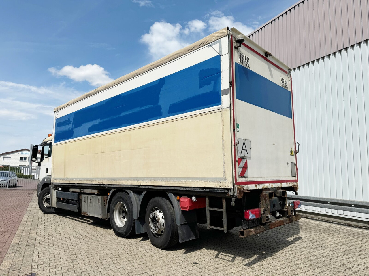 Камион сандучар MAN TGS 26.360 6X2-4 BL TGS 26.360 6X2-4 BL, Lift-/Lenkachse, Stapleraufnahme: слика 12