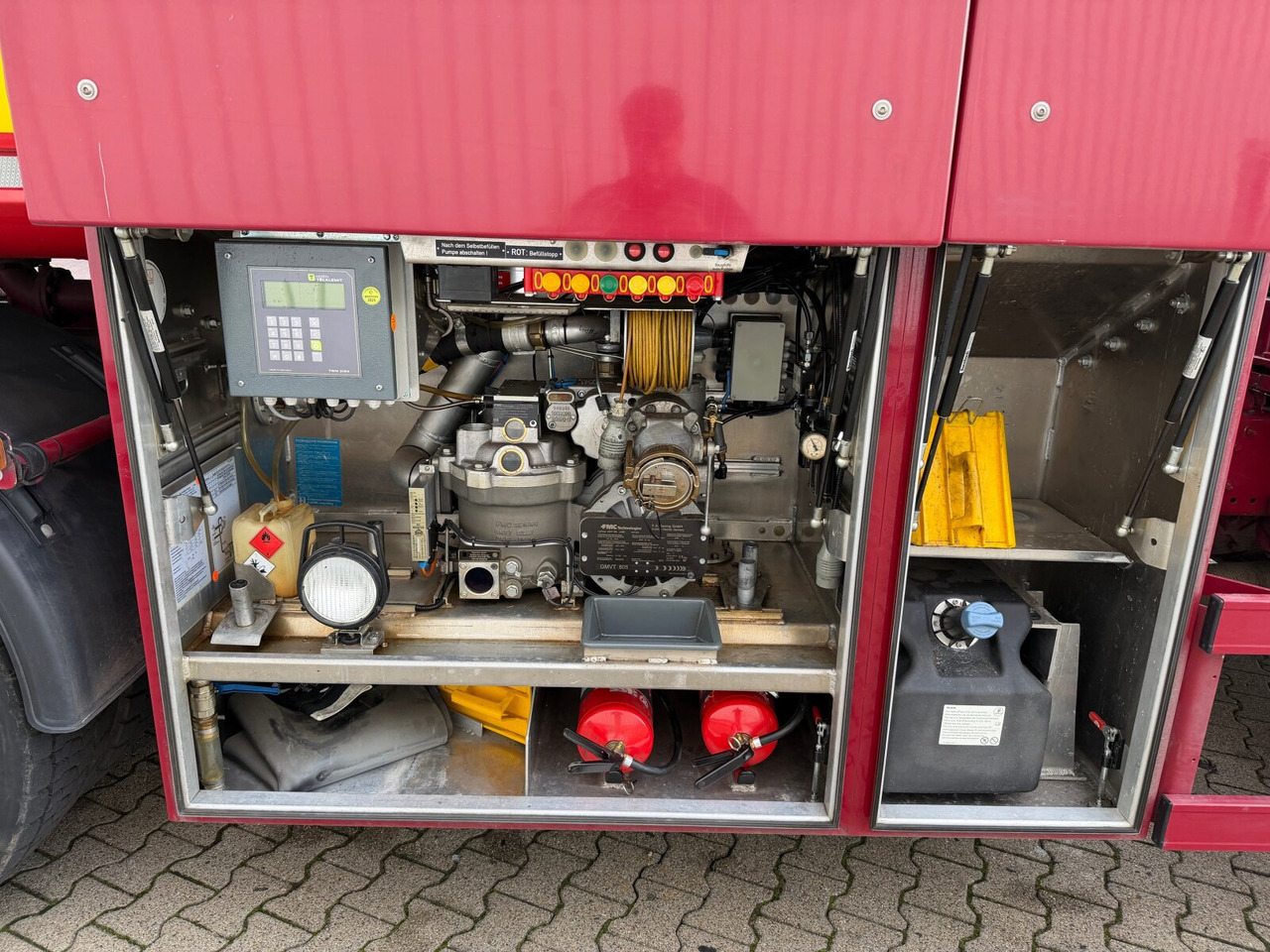 Камион цистерна MAN TGS 26.400 6x2-4 LL TGS 26.400 6x2-4 LL, Lenk-/Lift, Navi, ADR, Esterer Tank ca. 19270l, 2 Kammern, Funk: слика 10