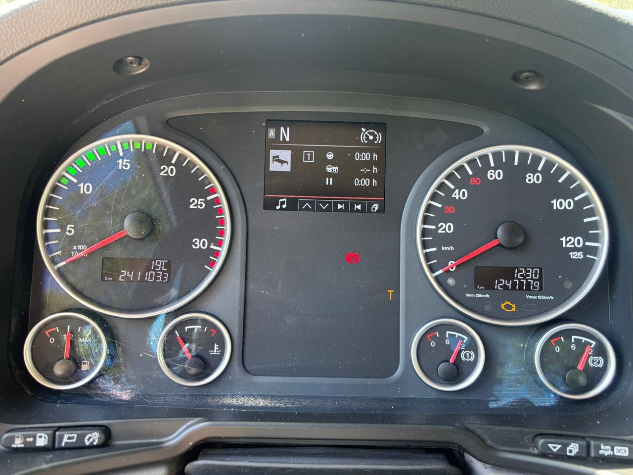 MAN TGS 26.460 6x2-4 BL TGS 26.460 6x2-4 BL, Lenk-/Liftachse, Navi - Камион со кука за подигање: слика 3 MAN TGS 26.460 6x2-4 BL TGS 26.460 6x2-4 BL, Lenk-/Liftachse, Navi - Камион со кука за подигање: слика 3