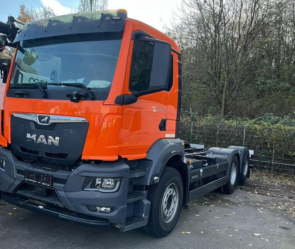 MAN TGS 26.470 6x2-4 BL CH TGS 26.470 6x2-4 BL CH, Lenk-/Liftachse, NMV - Камион со кабинска шасија: слика 2 MAN TGS 26.470 6x2-4 BL CH TGS 26.470 6x2-4 BL CH, Lenk-/Liftachse, NMV - Камион со кабинска шасија: слика 2