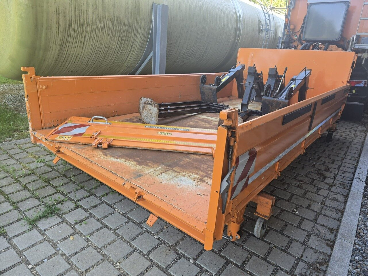 MAN TGS 28.400 6x4-4 BL TGS 28.400 6x4-4 BL, EEV, Lenk-/Liftachse, Wechselsystem Kipper/Salzsteuer - Кипер: слика 2 MAN TGS 28.400 6x4-4 BL TGS 28.400 6x4-4 BL, EEV, Lenk-/Liftachse, Wechselsystem Kipper/Salzsteuer - Кипер: слика 2