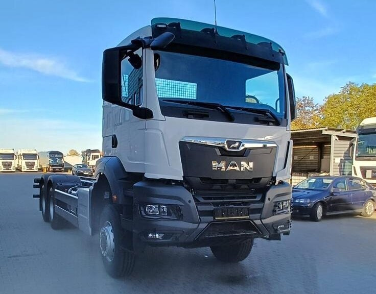 MAN TGS 33.440 6x6 BB CH TGS 33.440 6x6 BB CH, Hohe Bauart, Nebenantrieb - Камион со кабинска шасија: слика 3 MAN TGS 33.440 6x6 BB CH TGS 33.440 6x6 BB CH, Hohe Bauart, Nebenantrieb - Камион со кабинска шасија: слика 3