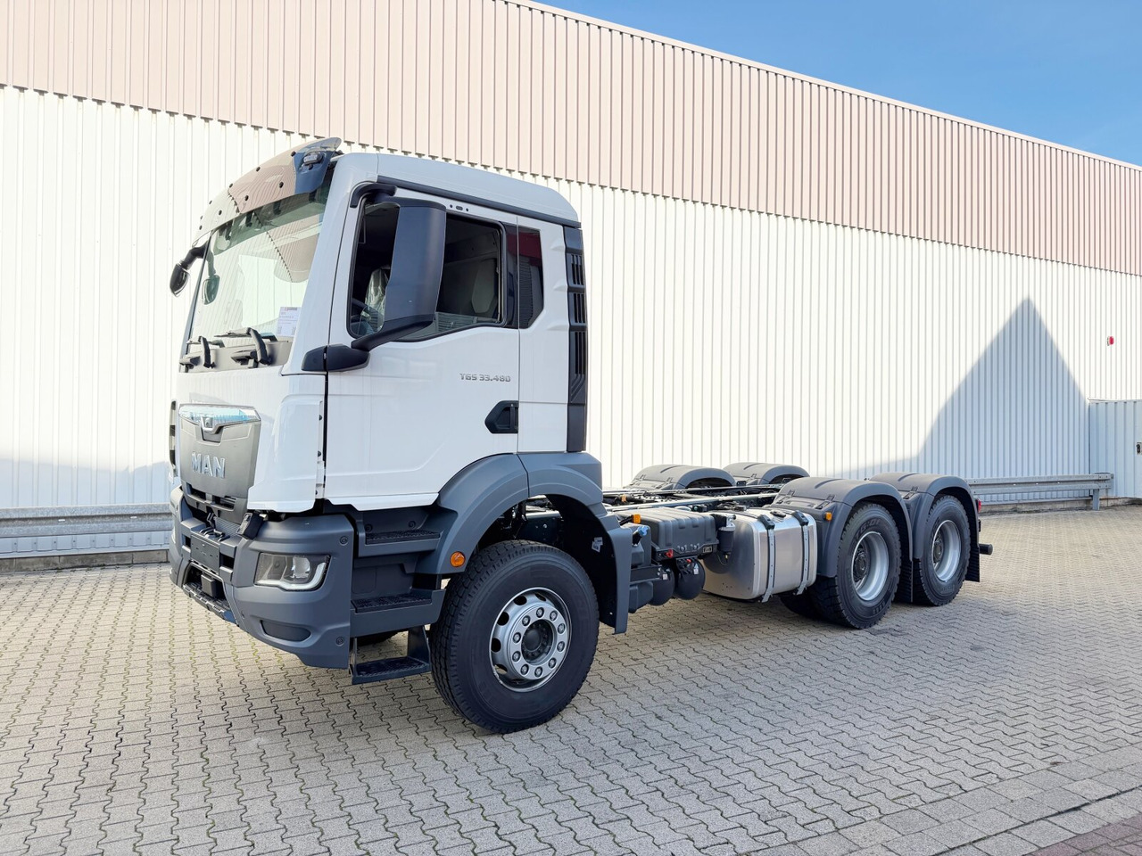 MAN TGS 33.480 6x4 BL CH TGS 33.480 6x4 BL CH, Nebenantrieb - Камион со кабинска шасија: слика 1 MAN TGS 33.480 6x4 BL CH TGS 33.480 6x4 BL CH, Nebenantrieb - Камион со кабинска шасија: слика 1