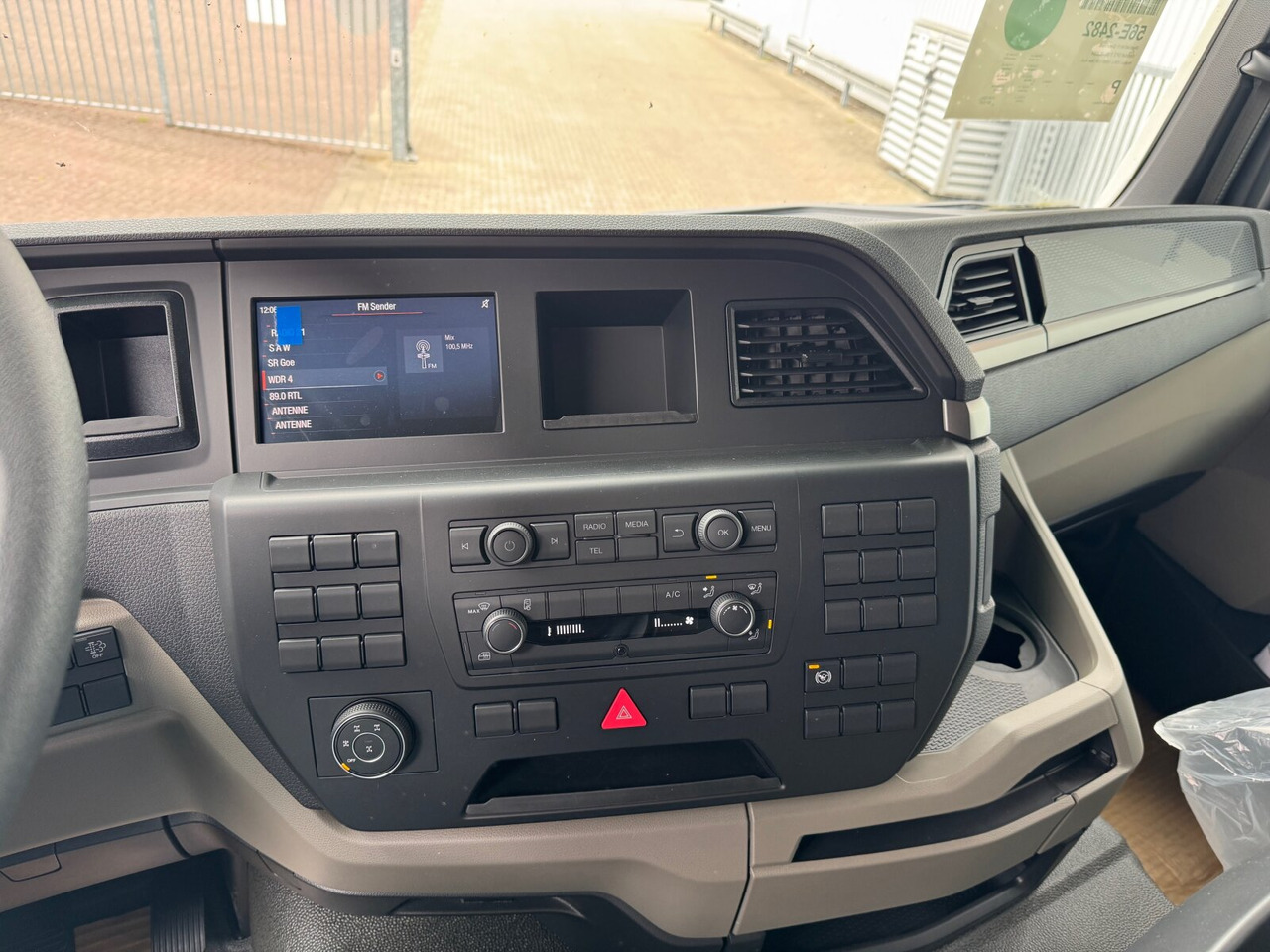 MAN TGS 33.480 6x6 BB CH TGS 33.480 6x6 BB CH, Hohe Bauart, Nebenantrieb - Камион со кабинска шасија: слика 5 MAN TGS 33.480 6x6 BB CH TGS 33.480 6x6 BB CH, Hohe Bauart, Nebenantrieb - Камион со кабинска шасија: слика 5