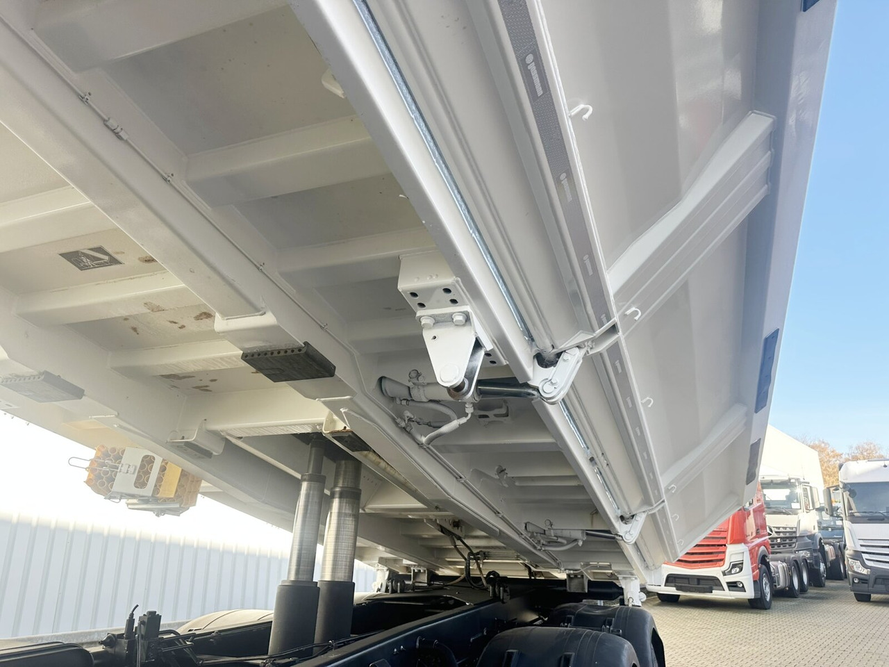 MAN TGS 35.460 8X4 BB TGS 35.460 8X4 BB, Meiller Bordmatik 13m³ - Кипер: слика 2 MAN TGS 35.460 8X4 BB TGS 35.460 8X4 BB, Meiller Bordmatik 13m³ - Кипер: слика 2