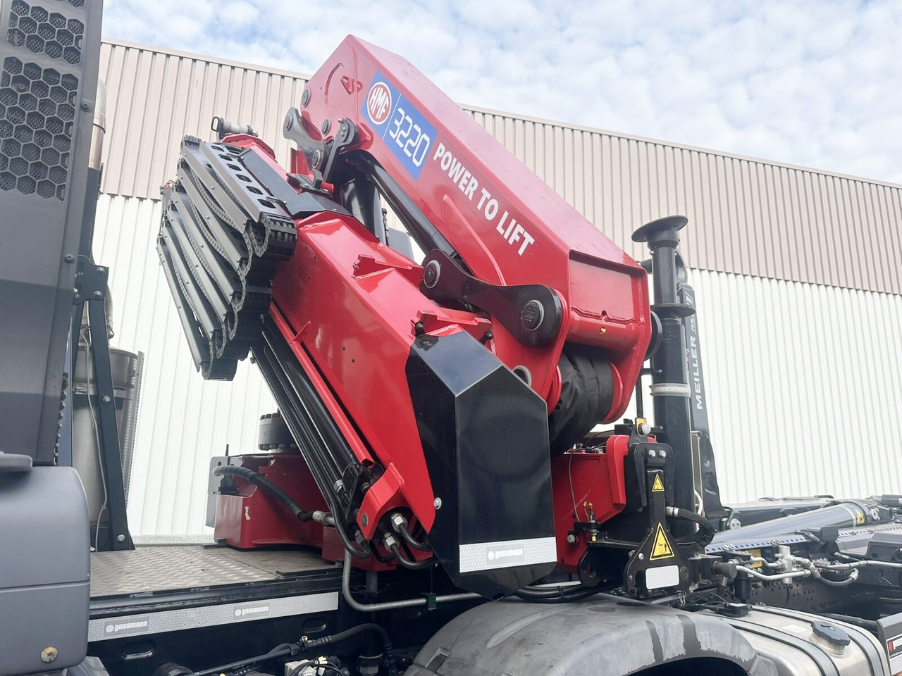 MAN TGS 35.480 8X4 BL TGS 35.480 8X4 BL, Intarder, Kran HMF 3220-K6, 4-fach Abstützung, Funk - Камион со кука за подигање, Камион со кран: слика 3 MAN TGS 35.480 8X4 BL TGS 35.480 8X4 BL, Intarder, Kran HMF 3220-K6, 4-fach Abstützung, Funk - Камион со кука за подигање, Камион со кран: слика 3