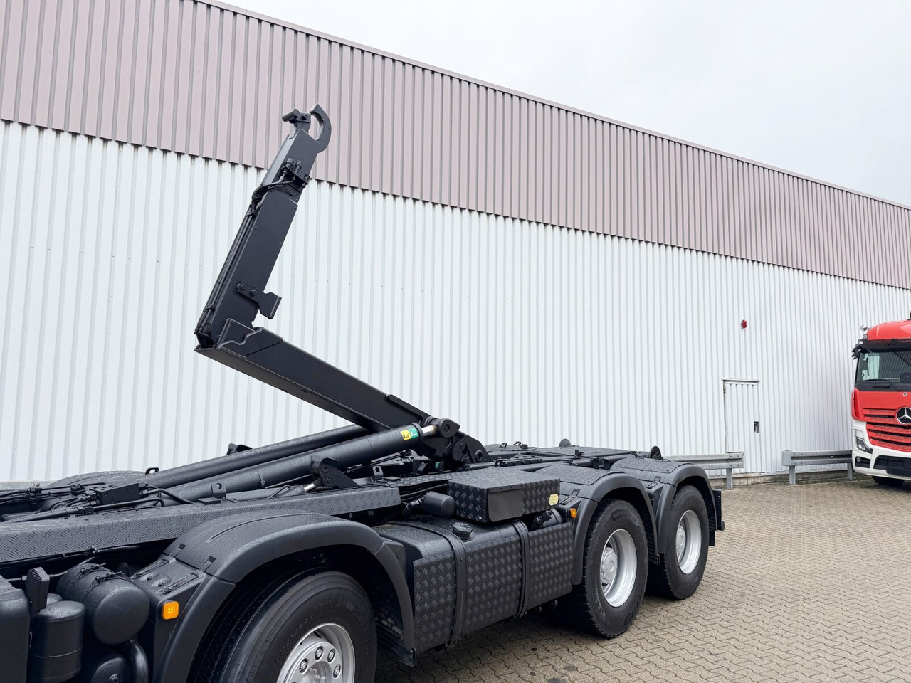 MAN TGS 35.480 8x4 BL TGS 35.480 8x4 BL, PriTarder, Navi - Камион со кука за подигање: слика 2 MAN TGS 35.480 8x4 BL TGS 35.480 8x4 BL, PriTarder, Navi - Камион со кука за подигање: слика 2