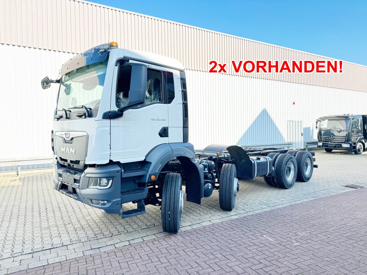 MAN TGS 35.480 8x6H BL CH TGS 35.480 8x6H BL CH, HydroDrive, Navi, Nebenantrieb - Камион со кабинска шасија: слика 1 MAN TGS 35.480 8x6H BL CH TGS 35.480 8x6H BL CH, HydroDrive, Navi, Nebenantrieb - Камион со кабинска шасија: слика 1