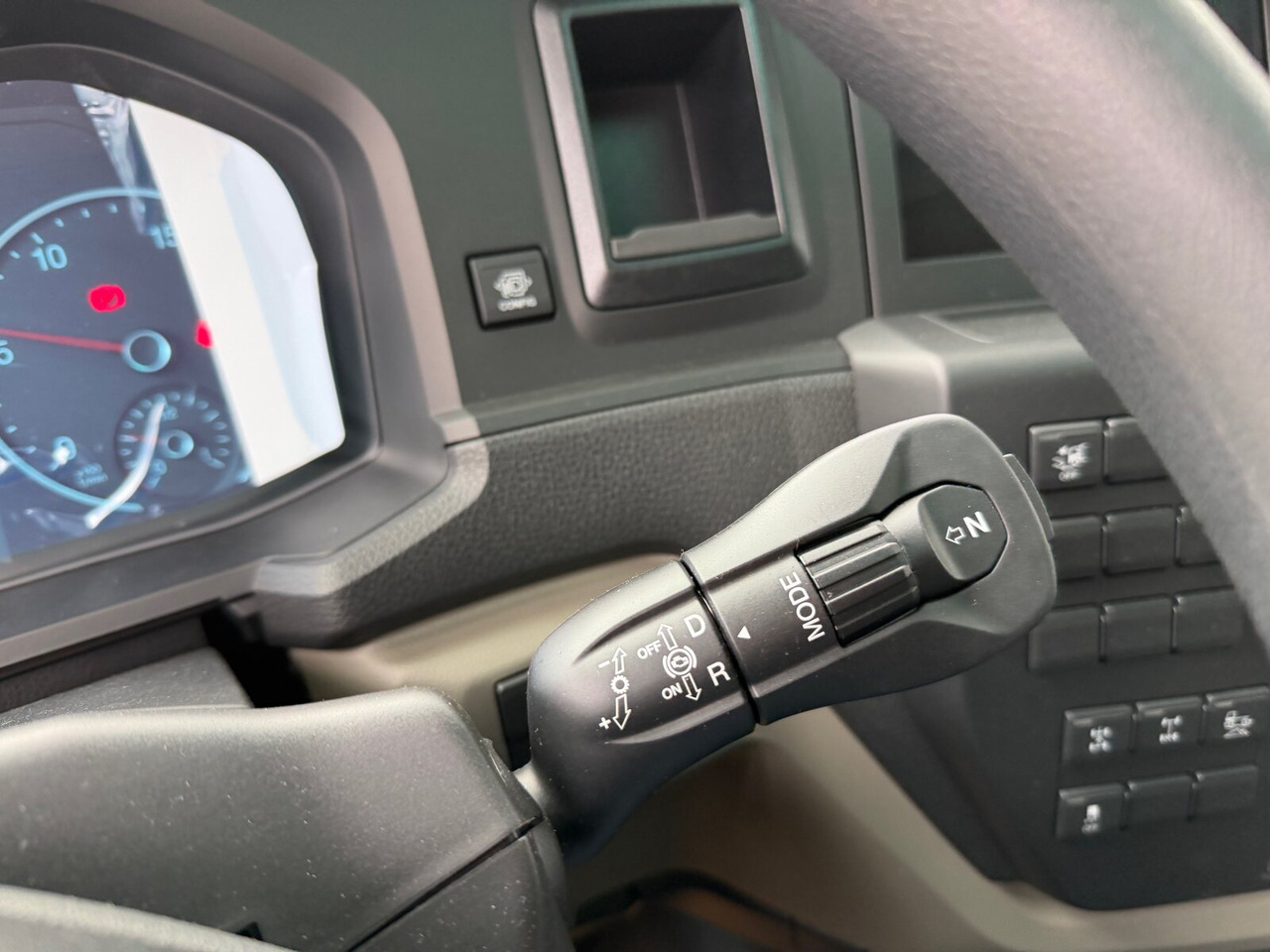 MAN TGS 41.480 8x4 BB CH TGS 41.480 8x4 BB CH, MEHRFACH VORHANDEN! - Камион со кабинска шасија: слика 5 MAN TGS 41.480 8x4 BB CH TGS 41.480 8x4 BB CH, MEHRFACH VORHANDEN! - Камион со кабинска шасија: слика 5