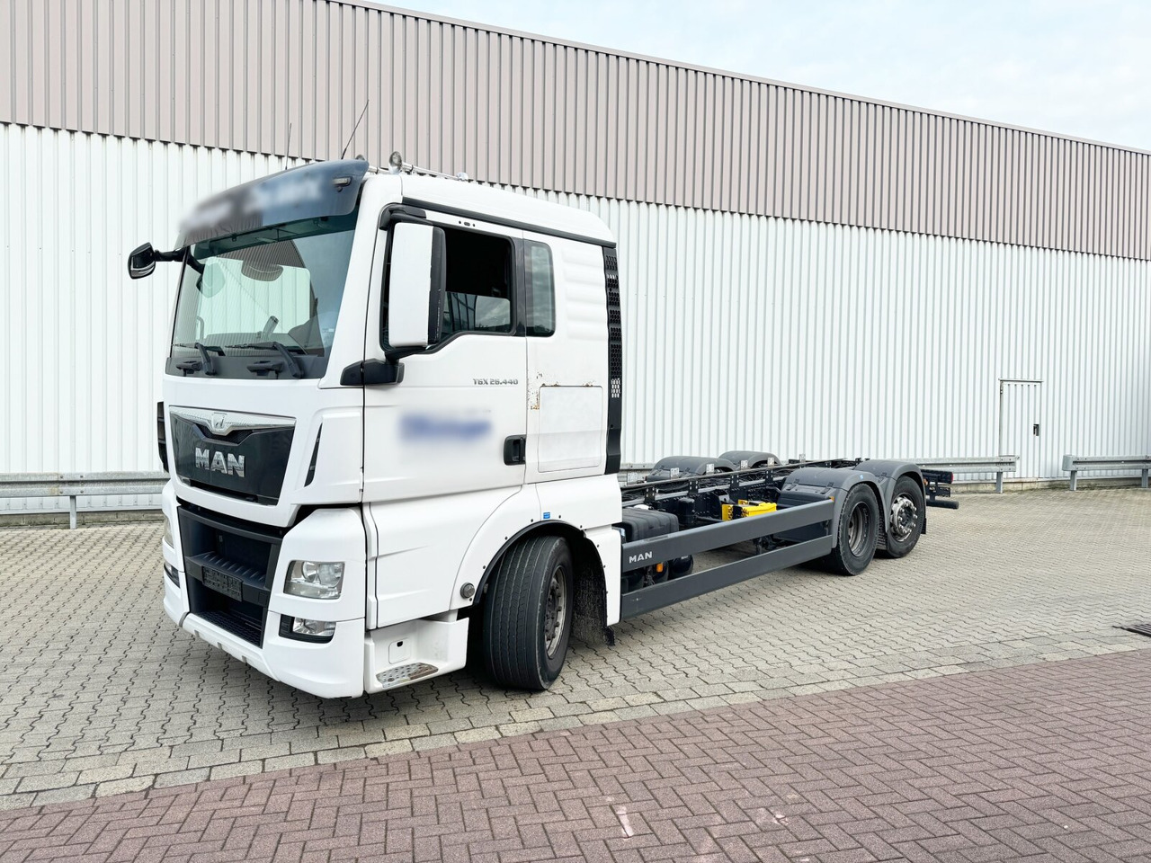 MAN TGX 26.440 6X2-4 LL TGX 26.440 6X2-4 LL, Lift-/Lenkachse - Камион со кабинска шасија: слика 1 MAN TGX 26.440 6X2-4 LL TGX 26.440 6X2-4 LL, Lift-/Lenkachse - Камион со кабинска шасија: слика 1