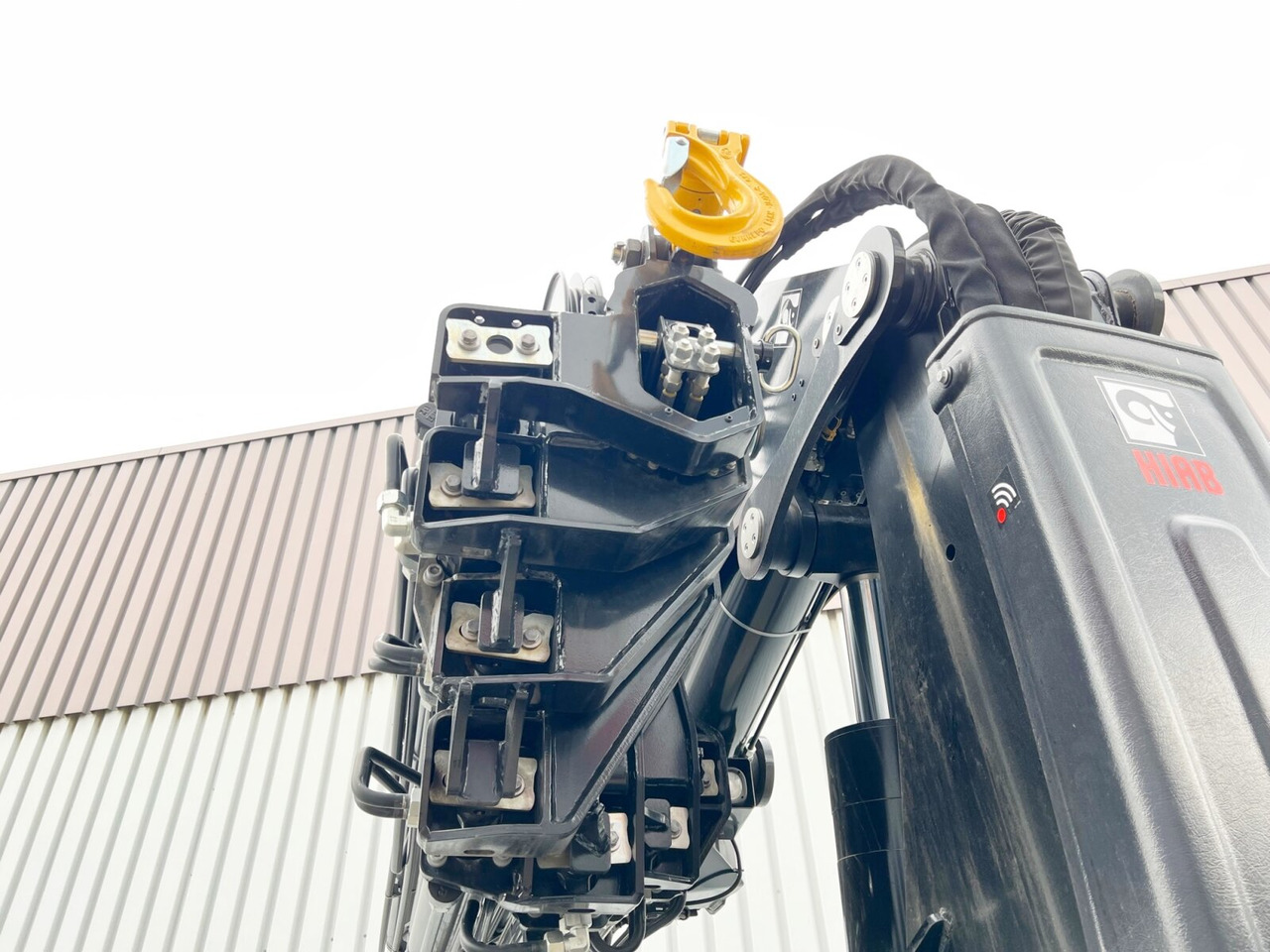 MAN TGX 26.510 6x2-4 LL CH TGX 26.510 6x2-4 LL, Kran Hiab X-HiPro 548 E-8, Lenk-/Liftachse, TwistLock 20Fuß, Funk, Retarder - Камион со кран, Камион со платформа: слика 5 MAN TGX 26.510 6x2-4 LL CH TGX 26.510 6x2-4 LL, Kran Hiab X-HiPro 548 E-8, Lenk-/Liftachse, TwistLock 20Fuß, Funk, Retarder - Камион со кран, Камион со платформа: слика 5