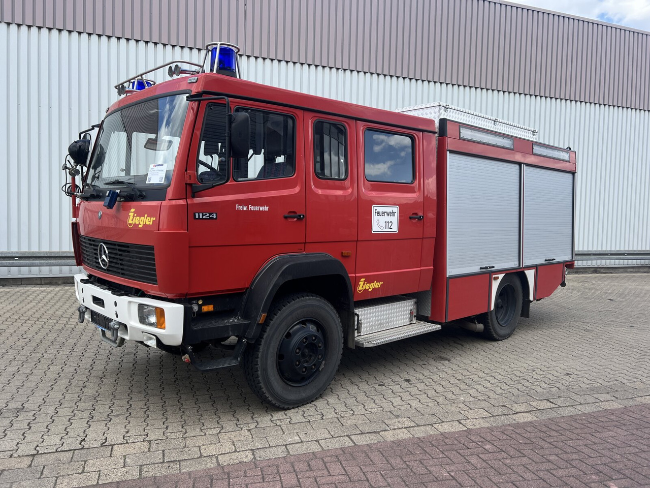 Mercedes-Benz 1124 AF 4x4 Doka 1124 AF 4x4 Doka, TLF 16/25, 2800l - Амбулантно возило: слика 1 Mercedes-Benz 1124 AF 4x4 Doka 1124 AF 4x4 Doka, TLF 16/25, 2800l - Амбулантно возило: слика 1