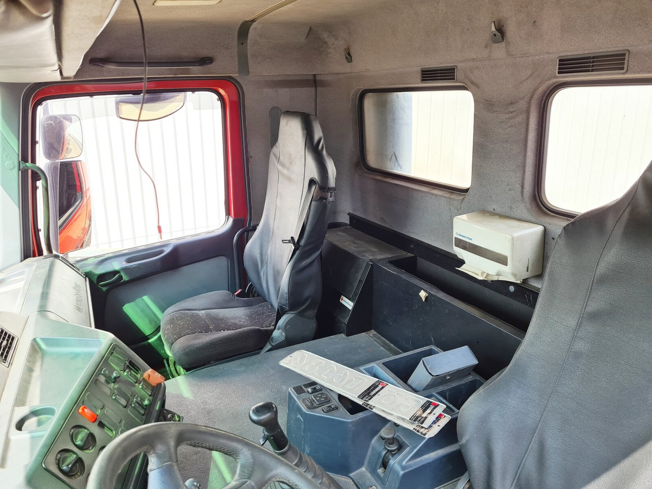 Mercedes-Benz Actros 1835 K 4x2 Actros 1835 K 4x2 - Камион со кабинска шасија: слика 4 Mercedes-Benz Actros 1835 K 4x2 Actros 1835 K 4x2 - Камион со кабинска шасија: слика 4