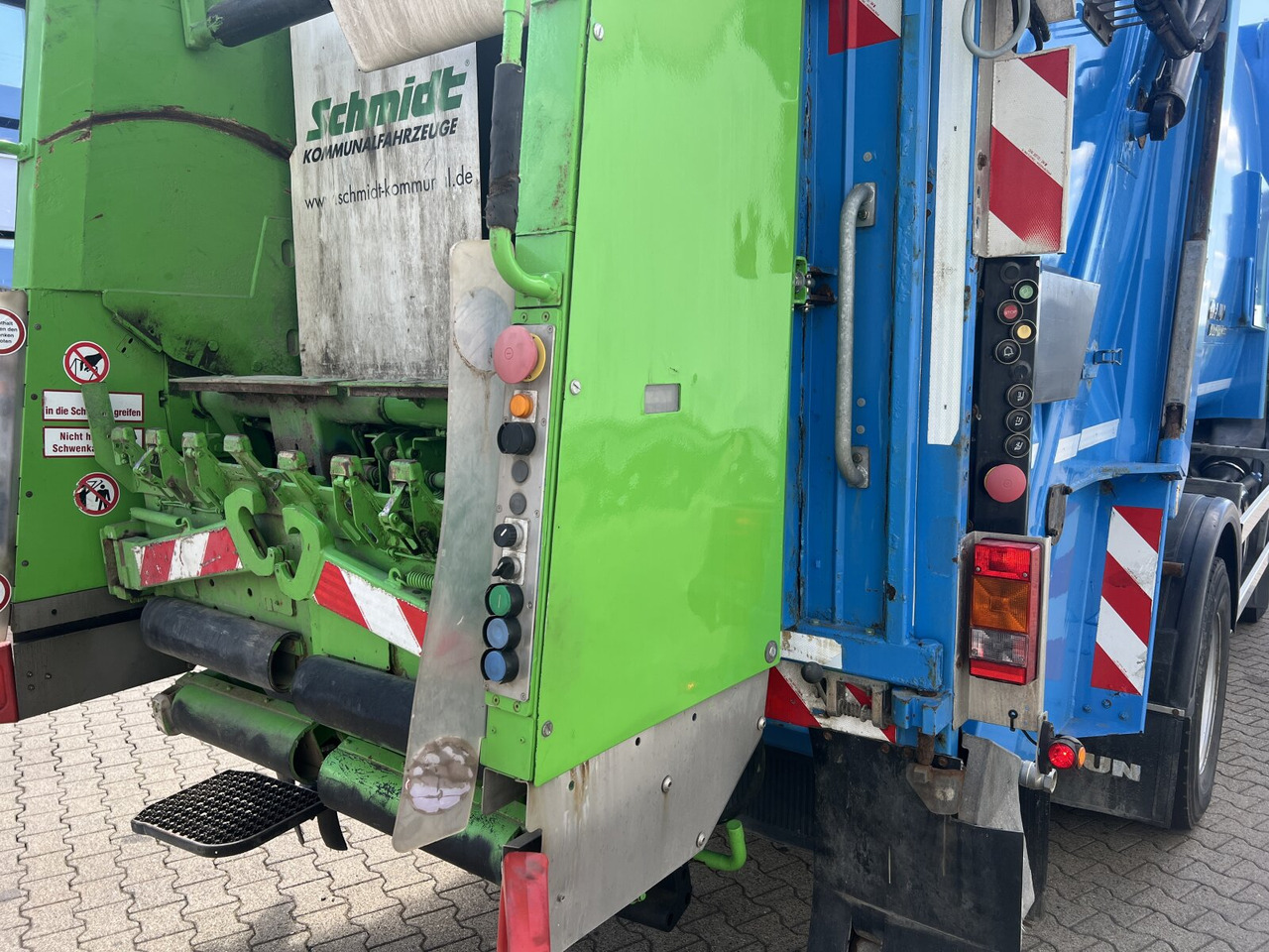 Mercedes-Benz Actros 2032 LA 4x4 Actros 2032 LA 4x4, Faun Variopress 310 ca. 10m³, Zöller Schüttung - Камион за ѓубре: слика 3 Mercedes-Benz Actros 2032 LA 4x4 Actros 2032 LA 4x4, Faun Variopress 310 ca. 10m³, Zöller Schüttung - Камион за ѓубре: слика 3