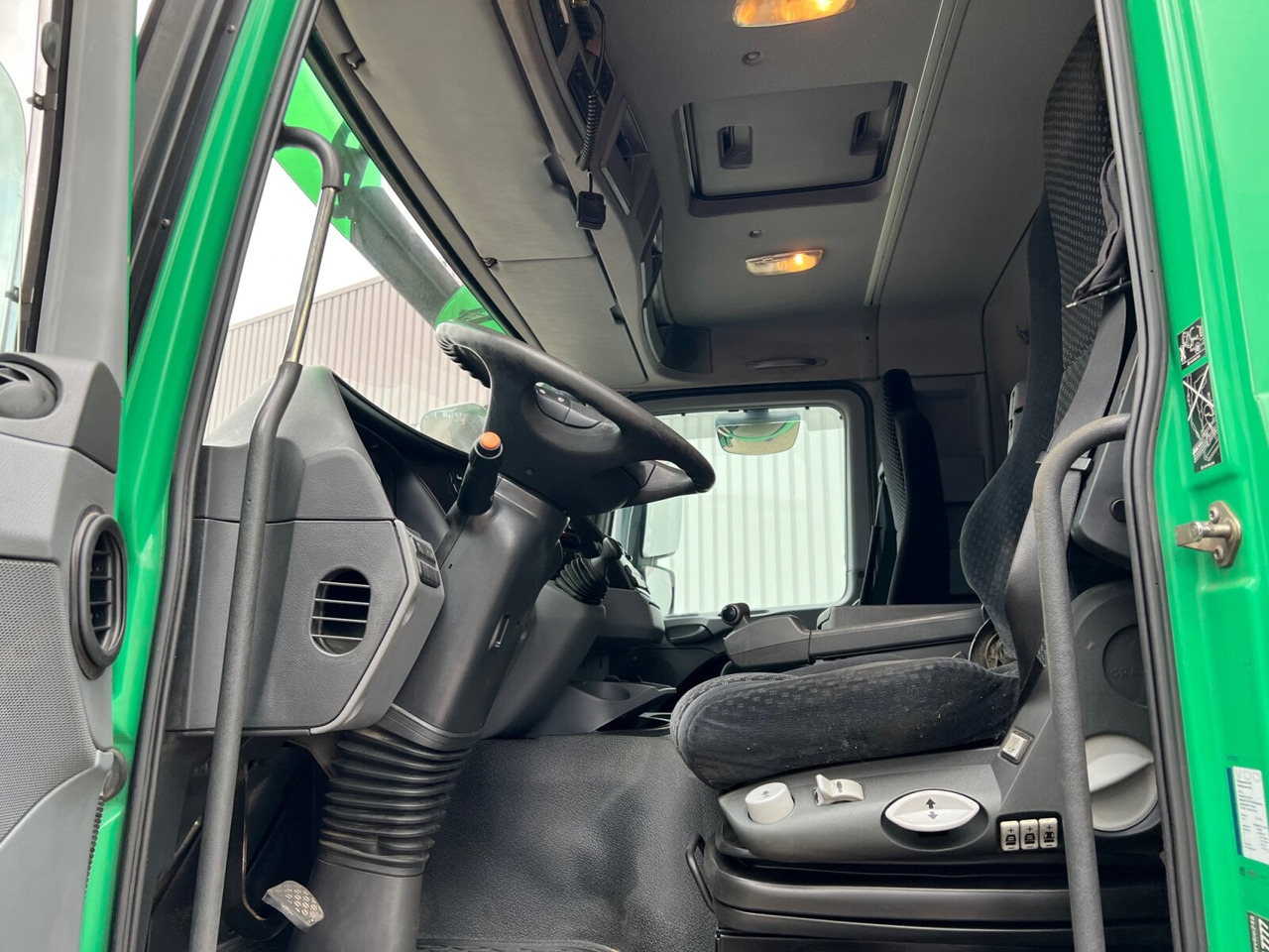Mercedes-Benz Actros 2544 L 6x2 Actros 2544 L 6x2, Retarder, Lenkachse, Heckkran HMF 3000-K5 + Jip, Funk - Камион со кран, Камион со платформа: слика 5 Mercedes-Benz Actros 2544 L 6x2 Actros 2544 L 6x2, Retarder, Lenkachse, Heckkran HMF 3000-K5 + Jip, Funk - Камион со кран, Камион со платформа: слика 5