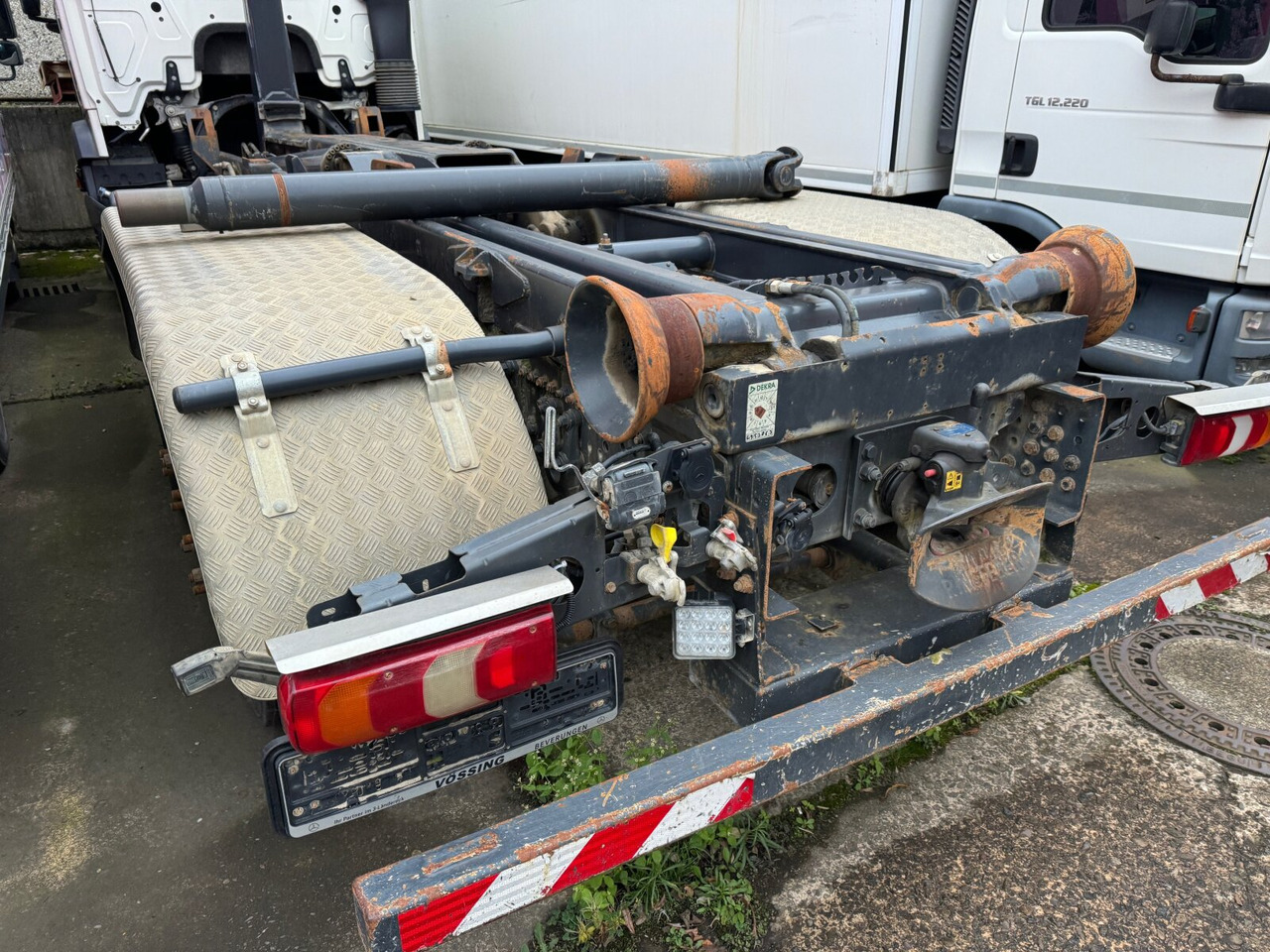 Камион со кука за подигање Mercedes-Benz Actros 2548 L 6x2, ERSATZTEILSPENDER! Actros 2548 L 6x2/46, Retarder, Lenk-/Liftachse, ERSATZTEILSPENDER!: слика 11