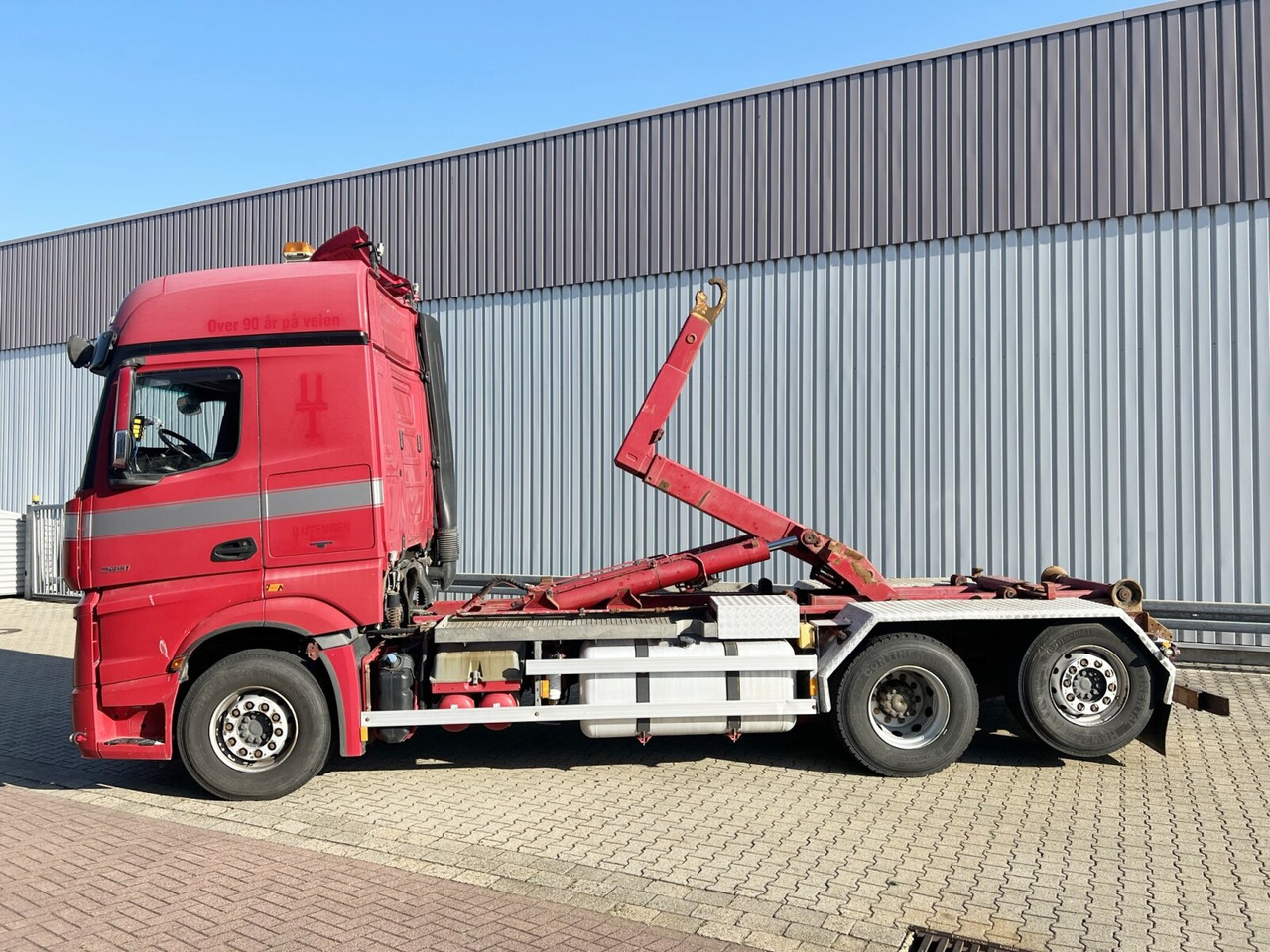 Камион со кука за подигање Mercedes-Benz Actros 2551 L 6x2 Actros 2551 L 6x2/46, Retarder, Liftachse, BigSpace, Bi-Xenon: слика 13 Камион со кука за подигање Mercedes-Benz Actros 2551 L 6x2 Actros 2551 L 6x2/46, Retarder, Liftachse, BigSpace, Bi-Xenon: слика 13