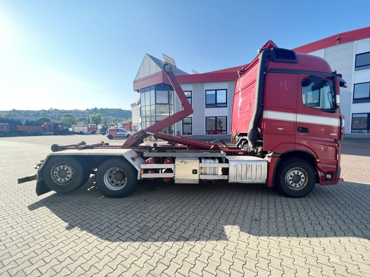 Камион со кука за подигање Mercedes-Benz Actros 2551 L 6x2 Actros 2551 L 6x2/46, Retarder, Liftachse, BigSpace, Bi-Xenon: слика 10 Камион со кука за подигање Mercedes-Benz Actros 2551 L 6x2 Actros 2551 L 6x2/46, Retarder, Liftachse, BigSpace, Bi-Xenon: слика 10
