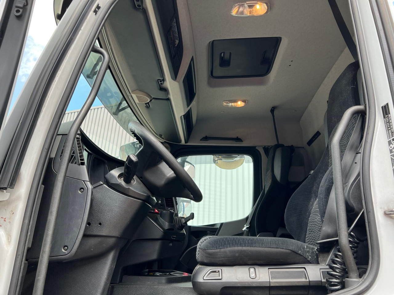 Mercedes-Benz Antos 1840 L 4x2 Antos 1840 L 4x2, Aufnahme für Mitnahmestapler - Камион со церада: слика 4 Mercedes-Benz Antos 1840 L 4x2 Antos 1840 L 4x2, Aufnahme für Mitnahmestapler - Камион со церада: слика 4
