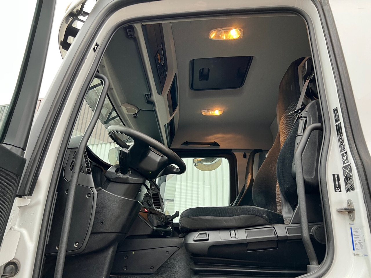 Mercedes-Benz Arocs 1830 K 4x2 Arocs 1830 K 4x2, Funk - Камион за подигање контејнери: слика 3 Mercedes-Benz Arocs 1830 K 4x2 Arocs 1830 K 4x2, Funk - Камион за подигање контејнери: слика 3