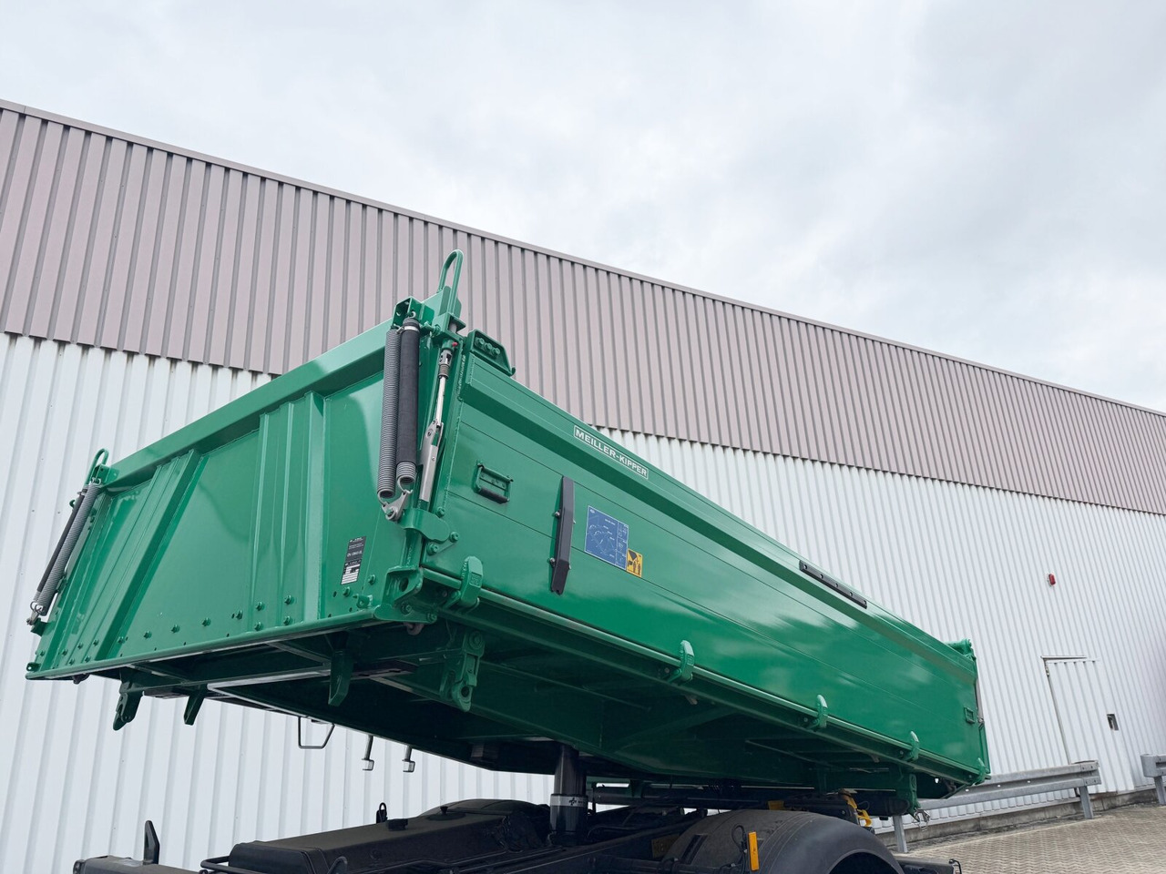 Mercedes-Benz Arocs 1840 K 4x2 Arocs 1840 K 4x2, MultimediaCockpit, Alu-Bordwände, Platz für Kranmontage - Кипер: слика 2 Mercedes-Benz Arocs 1840 K 4x2 Arocs 1840 K 4x2, MultimediaCockpit, Alu-Bordwände, Platz für Kranmontage - Кипер: слика 2