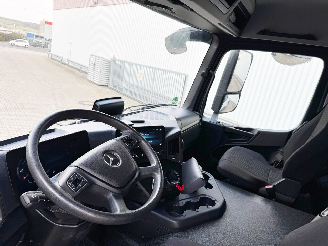 Mercedes-Benz Arocs 1840 L 4x2 Arocs 1840 L 4x2, MultimediaCockpit, Navi - Камион со кабинска шасија: слика 2 Mercedes-Benz Arocs 1840 L 4x2 Arocs 1840 L 4x2, MultimediaCockpit, Navi - Камион со кабинска шасија: слика 2