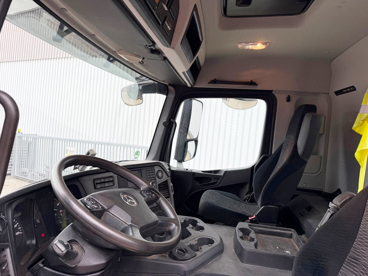 Mercedes-Benz Arocs 1842 AK 4x4 Arocs 1842 AK 4x4 - Кипер: слика 3 Mercedes-Benz Arocs 1842 AK 4x4 Arocs 1842 AK 4x4 - Кипер: слика 3