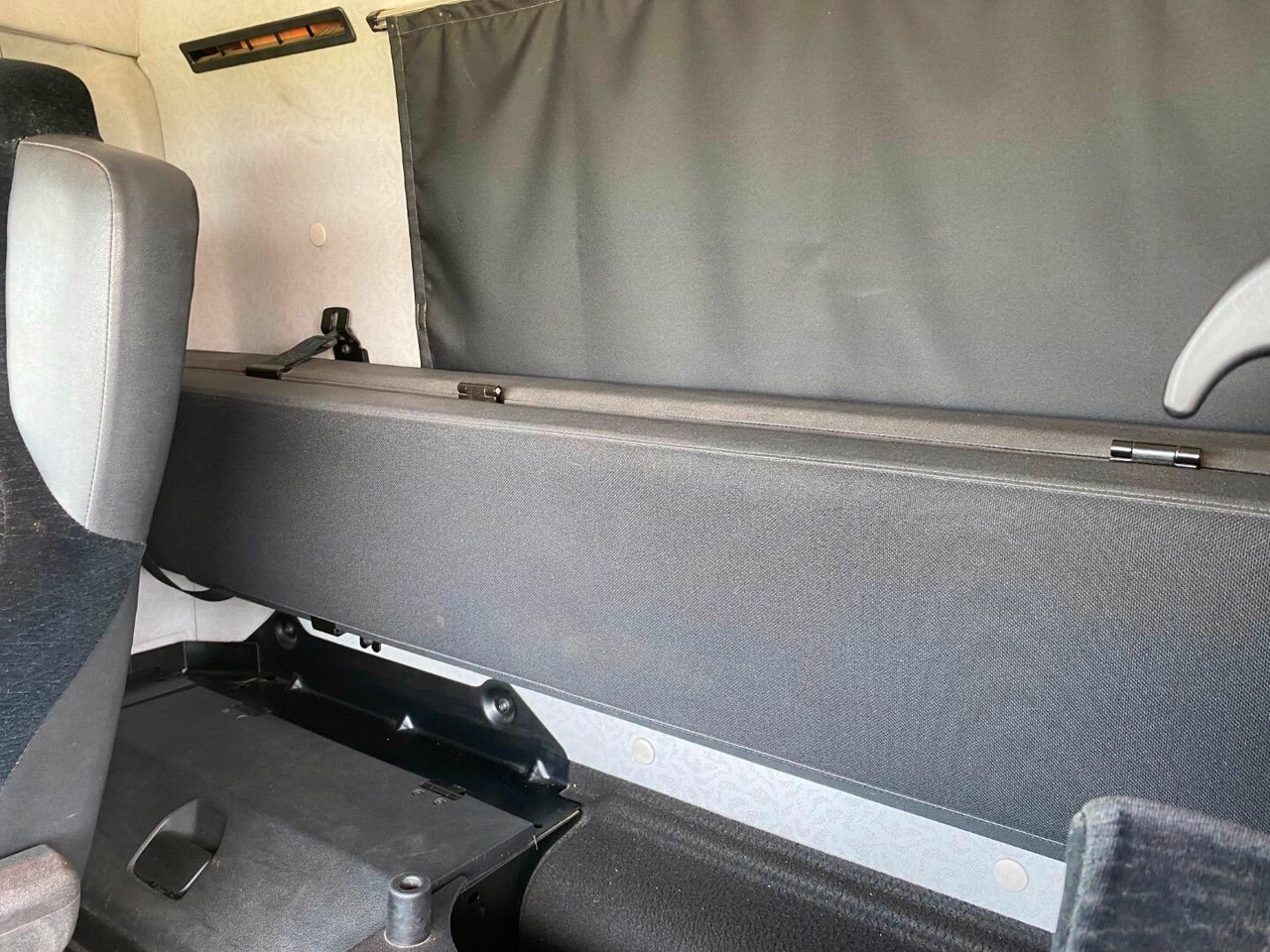 Камион со кран, Камион со платформа Mercedes-Benz Arocs 2545 L/6x2/4 Arocs 2545 L/6x2/4, Atlas Kran, 145.2-A19 VB, 9,4m-1.51 to, Lenkachse, entlastbar, Retarder, Klima,: слика 10 Камион со кран, Камион со платформа Mercedes-Benz Arocs 2545 L/6x2/4 Arocs 2545 L/6x2/4, Atlas Kran, 145.2-A19 VB, 9,4m-1.51 to, Lenkachse, entlastbar, Retarder, Klima,: слика 10