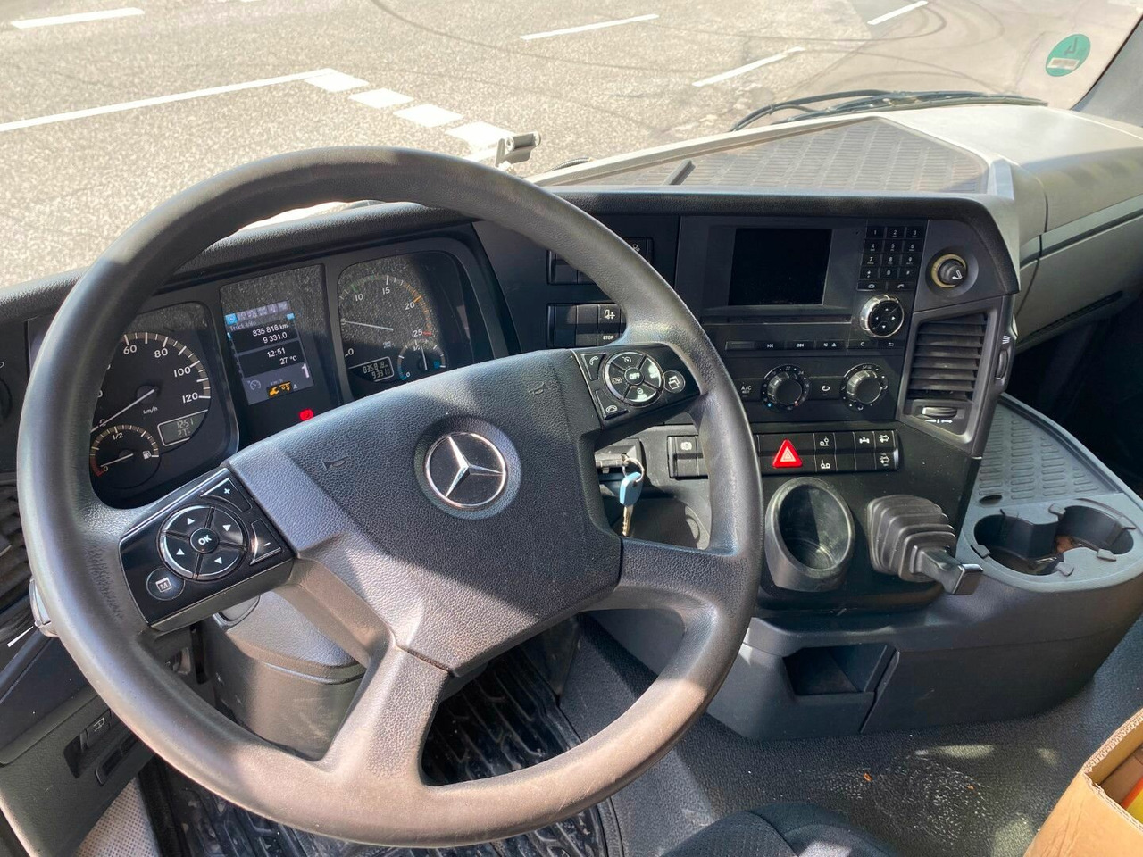 Камион со кран, Камион со платформа Mercedes-Benz Arocs 2545 L/6x2/4 Arocs 2545 L/6x2/4, Atlas Kran, 145.2-A19 VB, 9,4m-1.51 to, Lenkachse, entlastbar, Retarder, Klima,: слика 9 Камион со кран, Камион со платформа Mercedes-Benz Arocs 2545 L/6x2/4 Arocs 2545 L/6x2/4, Atlas Kran, 145.2-A19 VB, 9,4m-1.51 to, Lenkachse, entlastbar, Retarder, Klima,: слика 9