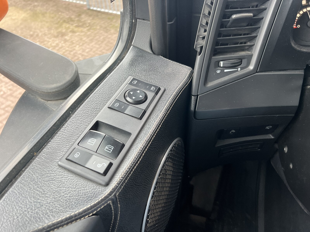 Mercedes-Benz Arocs 2552 L 6x2 Arocs 2552 L 6x2, Lenk-/Liftachse - Камион со кука за подигање: слика 3 Mercedes-Benz Arocs 2552 L 6x2 Arocs 2552 L 6x2, Lenk-/Liftachse - Камион со кука за подигање: слика 3