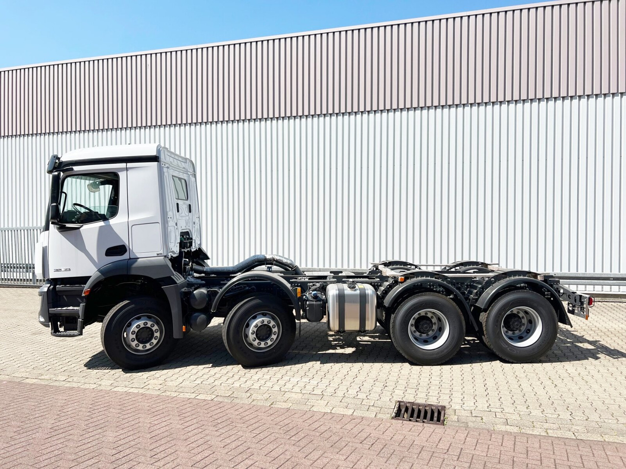 Mercedes-Benz Arocs 3240 8x4 Arocs 3240 8x4, 9/10m³ Mischer - Камион миксер за бетон: слика 2 Mercedes-Benz Arocs 3240 8x4 Arocs 3240 8x4, 9/10m³ Mischer - Камион миксер за бетон: слика 2