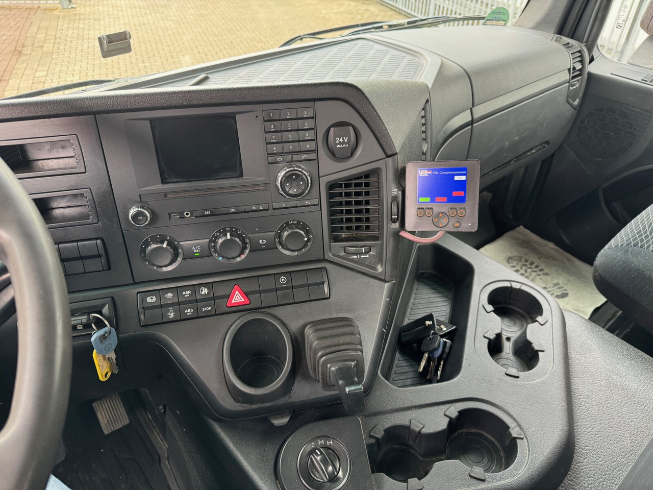 Mercedes-Benz Arocs 3243 LK 8x4/4 Arocs 3243 LK 8x4/4, Motorabtrieb - Камион со кука за подигање: слика 5 Mercedes-Benz Arocs 3243 LK 8x4/4 Arocs 3243 LK 8x4/4, Motorabtrieb - Камион со кука за подигање: слика 5