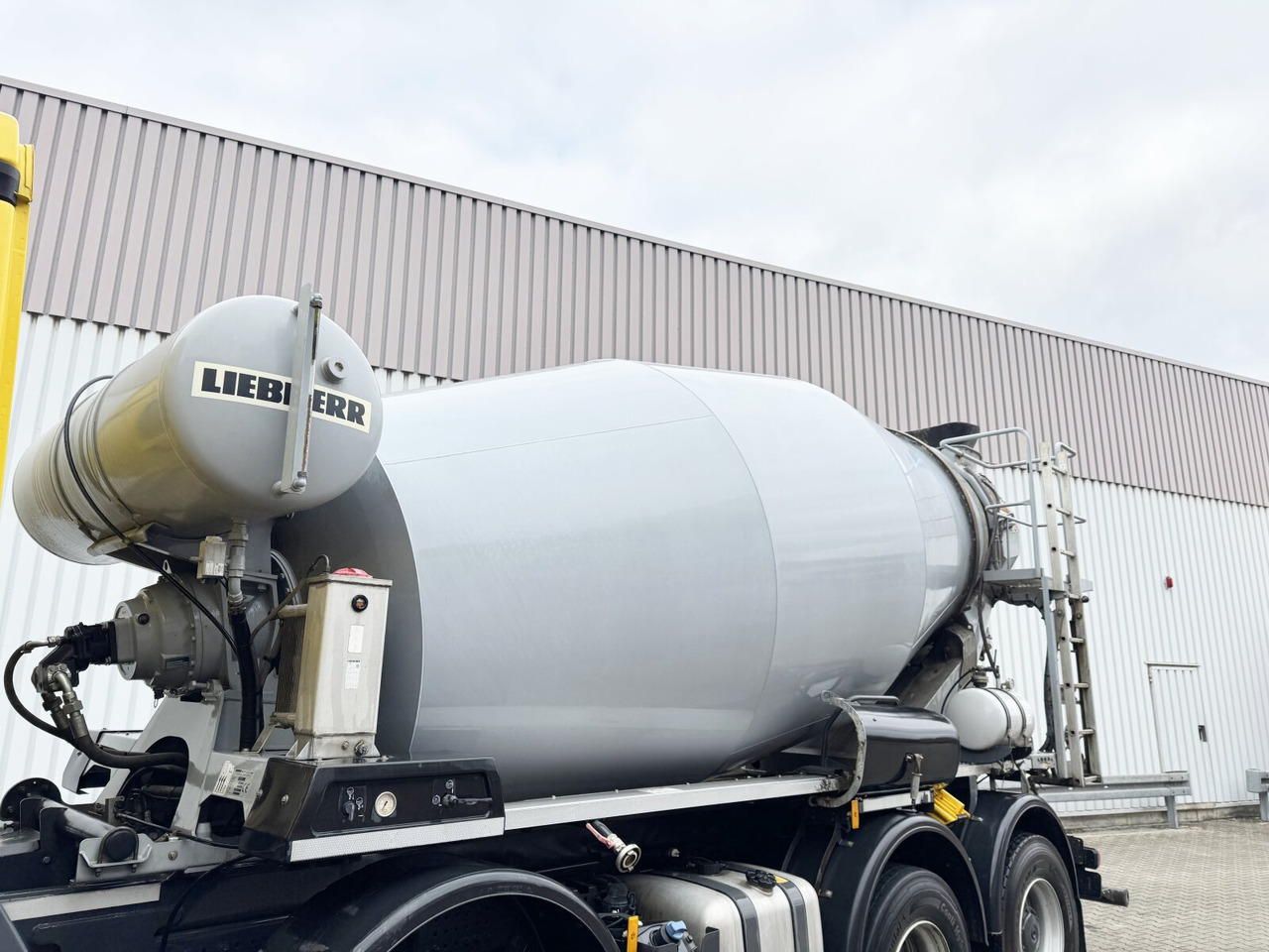 Mercedes-Benz Arocs 3246 B 8x4/4 Arocs 3246 B 8x4/4, Liebherr HTM 905 Mischer, 9m³, Multimedia Cockpit, Navi - Камион миксер за бетон: слика 4 Mercedes-Benz Arocs 3246 B 8x4/4 Arocs 3246 B 8x4/4, Liebherr HTM 905 Mischer, 9m³, Multimedia Cockpit, Navi - Камион миксер за бетон: слика 4