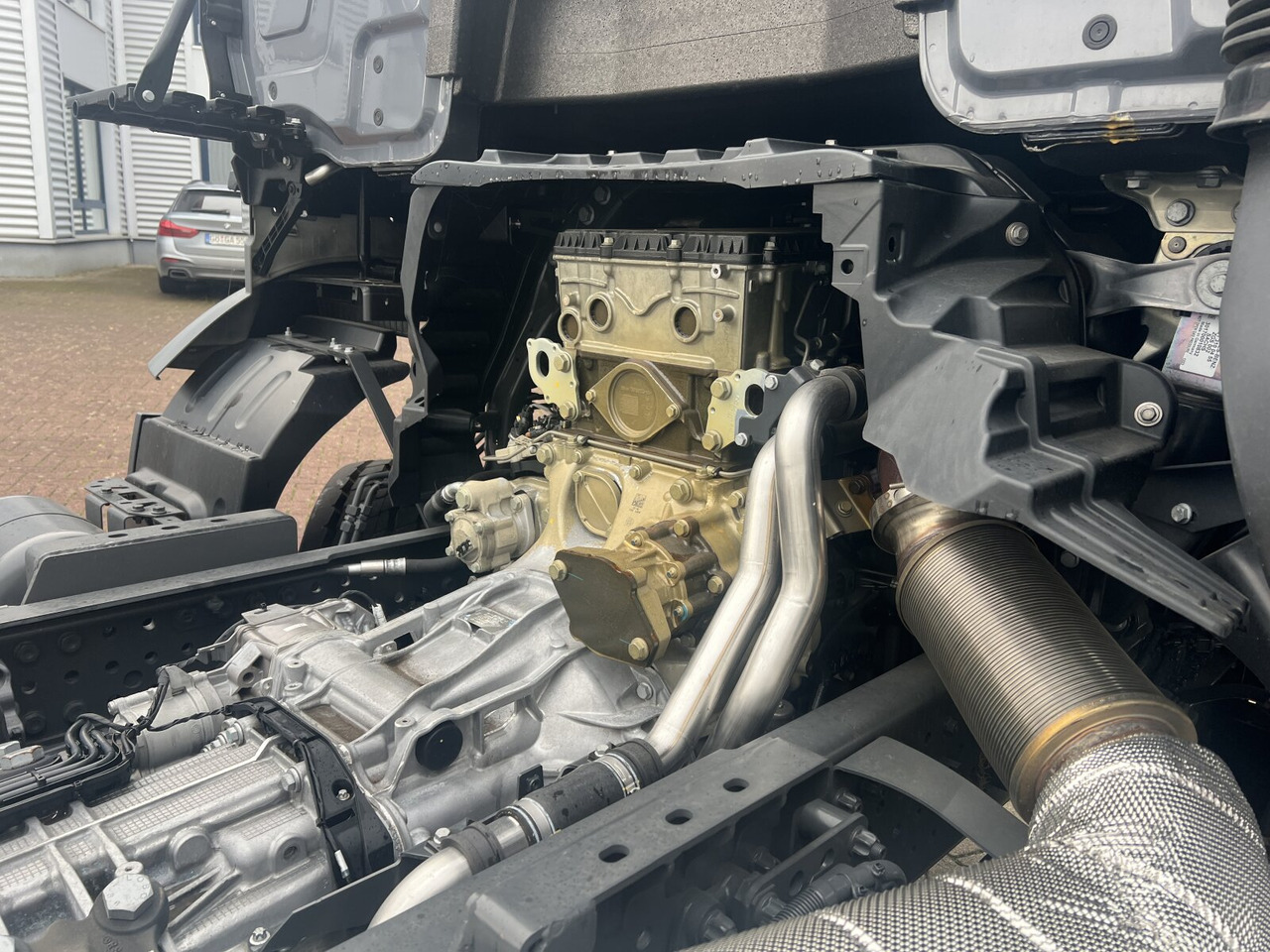 Mercedes-Benz Arocs 3251 L 8x4/4 Arocs 3251 L 8x4/4, mit Motorabtrieb C plus NA - Камион со кабинска шасија: слика 2 Mercedes-Benz Arocs 3251 L 8x4/4 Arocs 3251 L 8x4/4, mit Motorabtrieb C plus NA - Камион со кабинска шасија: слика 2