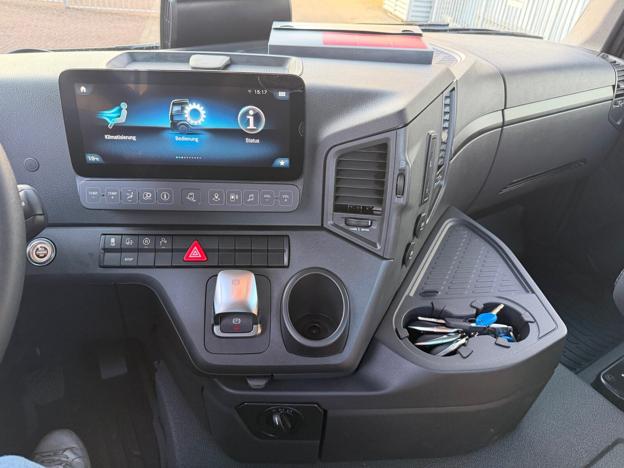 Mercedes-Benz Arocs 3253 L 8x4/4 Arocs 3253 L 8x4/4, MultimediaCockpit, Navi, Motorabtrieb - Камион со кука за подигање: слика 5 Mercedes-Benz Arocs 3253 L 8x4/4 Arocs 3253 L 8x4/4, MultimediaCockpit, Navi, Motorabtrieb - Камион со кука за подигање: слика 5