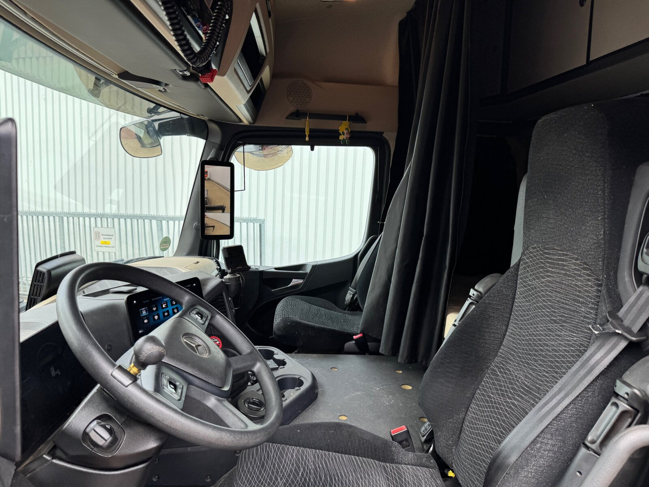 Mercedes-Benz Arocs 3351 LS 6x6 Arocs 3351 LS 6x6, Grounder, MirrorCam, Navi - Камион со кабинска шасија: слика 5 Mercedes-Benz Arocs 3351 LS 6x6 Arocs 3351 LS 6x6, Grounder, MirrorCam, Navi - Камион со кабинска шасија: слика 5