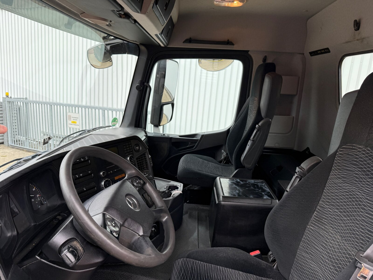 Mercedes-Benz Arocs 3363 K 6x4 Arocs 3363 K 6x4, Grounder, Turbo-Retarder-Kupplung, Bordmatik - Кипер: слика 3 Mercedes-Benz Arocs 3363 K 6x4 Arocs 3363 K 6x4, Grounder, Turbo-Retarder-Kupplung, Bordmatik - Кипер: слика 3
