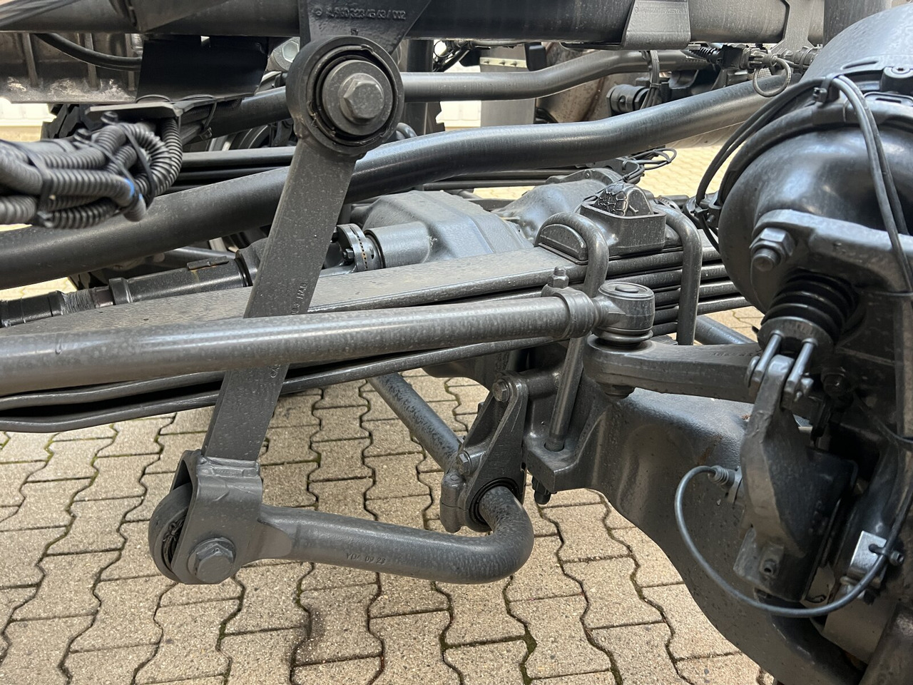 Нов Камион со кабинска шасија Mercedes-Benz Arocs 4151 AK 8x8/4 Arocs 4151 AK 8x8/4, Grounder: слика 15 Нов Камион со кабинска шасија Mercedes-Benz Arocs 4151 AK 8x8/4 Arocs 4151 AK 8x8/4, Grounder: слика 15