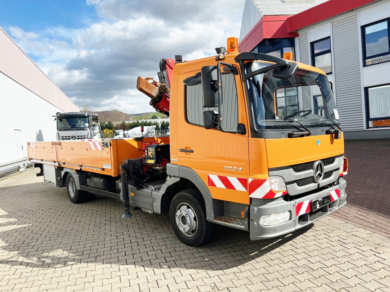 Камион со кран, Камион со платформа Mercedes-Benz Atego 1024 L 4x2 Atego 1024 L 4x2 mit Kran Fassi F80A.0.21: слика 9
