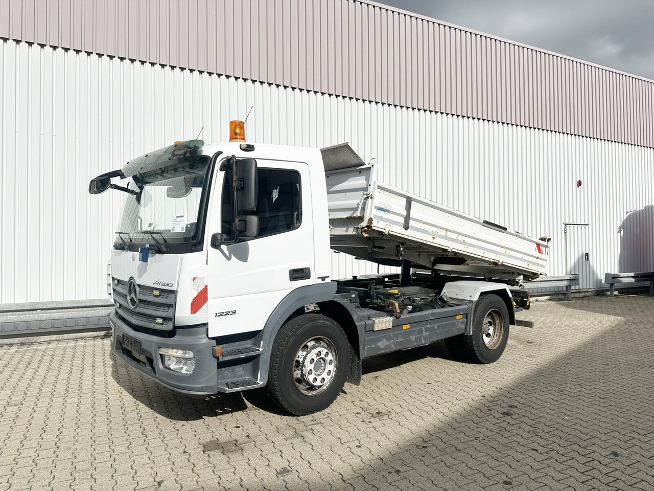 Mercedes-Benz Atego 1223 K 4x2 Atego 1223 K 4x2, AHK-Öl - Кипер: слика 1 Mercedes-Benz Atego 1223 K 4x2 Atego 1223 K 4x2, AHK-Öl - Кипер: слика 1