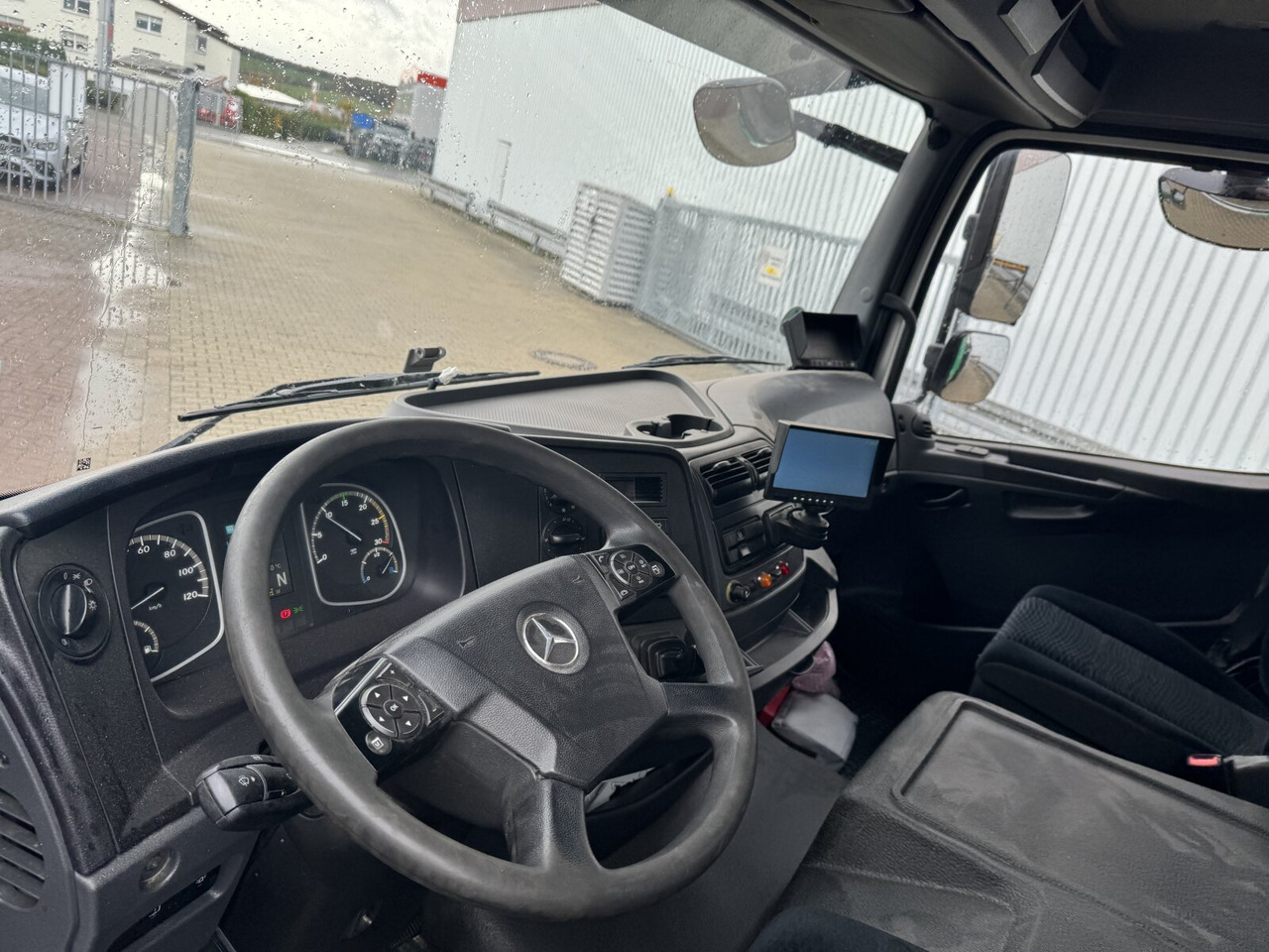 Mercedes-Benz Atego 1223 L 4x2 Atego 1223 L 4x2 mit Heckkran Atlas 88.3-A2L, Funk - Камион со кран, Камион со платформа: слика 5 Mercedes-Benz Atego 1223 L 4x2 Atego 1223 L 4x2 mit Heckkran Atlas 88.3-A2L, Funk - Камион со кран, Камион со платформа: слика 5