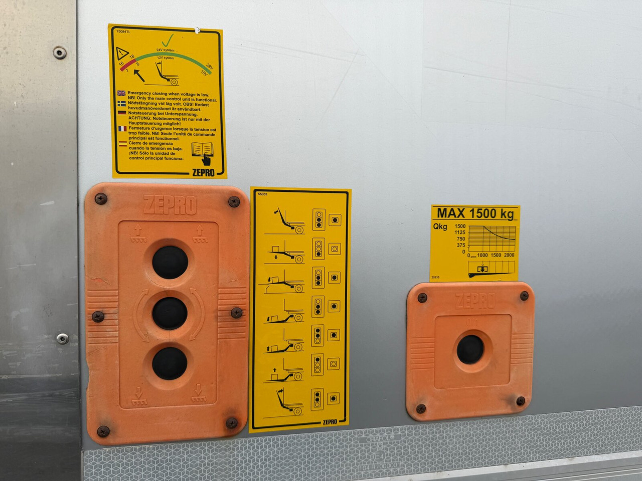 Mercedes-Benz Atego 1330 4x4 Atego 1330 4x4, Iso-Koffer mit Heizung, LBW - Камион сандучар: слика 5 Mercedes-Benz Atego 1330 4x4 Atego 1330 4x4, Iso-Koffer mit Heizung, LBW - Камион сандучар: слика 5