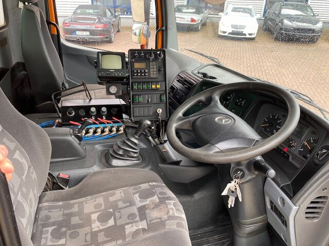 Mercedes-Benz Atego 1524 L 4x2 Atego 1524 L 4x2 Kehrmaschine FAUN Viajet - Возило за метење: слика 2 Mercedes-Benz Atego 1524 L 4x2 Atego 1524 L 4x2 Kehrmaschine FAUN Viajet - Возило за метење: слика 2
