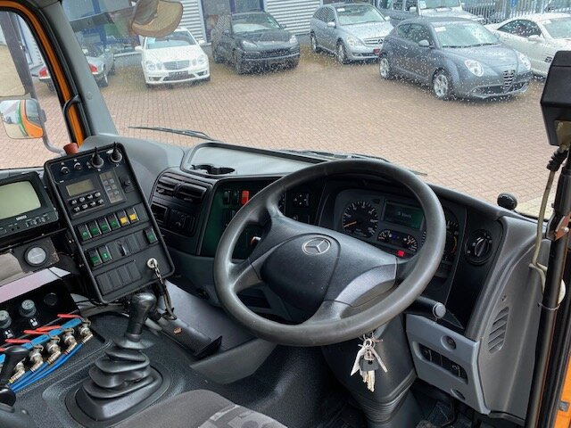 Mercedes-Benz Atego 1524 L 4x2 Atego 1524 L 4x2 Kehrmaschine FAUN Viajet - Возило за метење: слика 3 Mercedes-Benz Atego 1524 L 4x2 Atego 1524 L 4x2 Kehrmaschine FAUN Viajet - Возило за метење: слика 3
