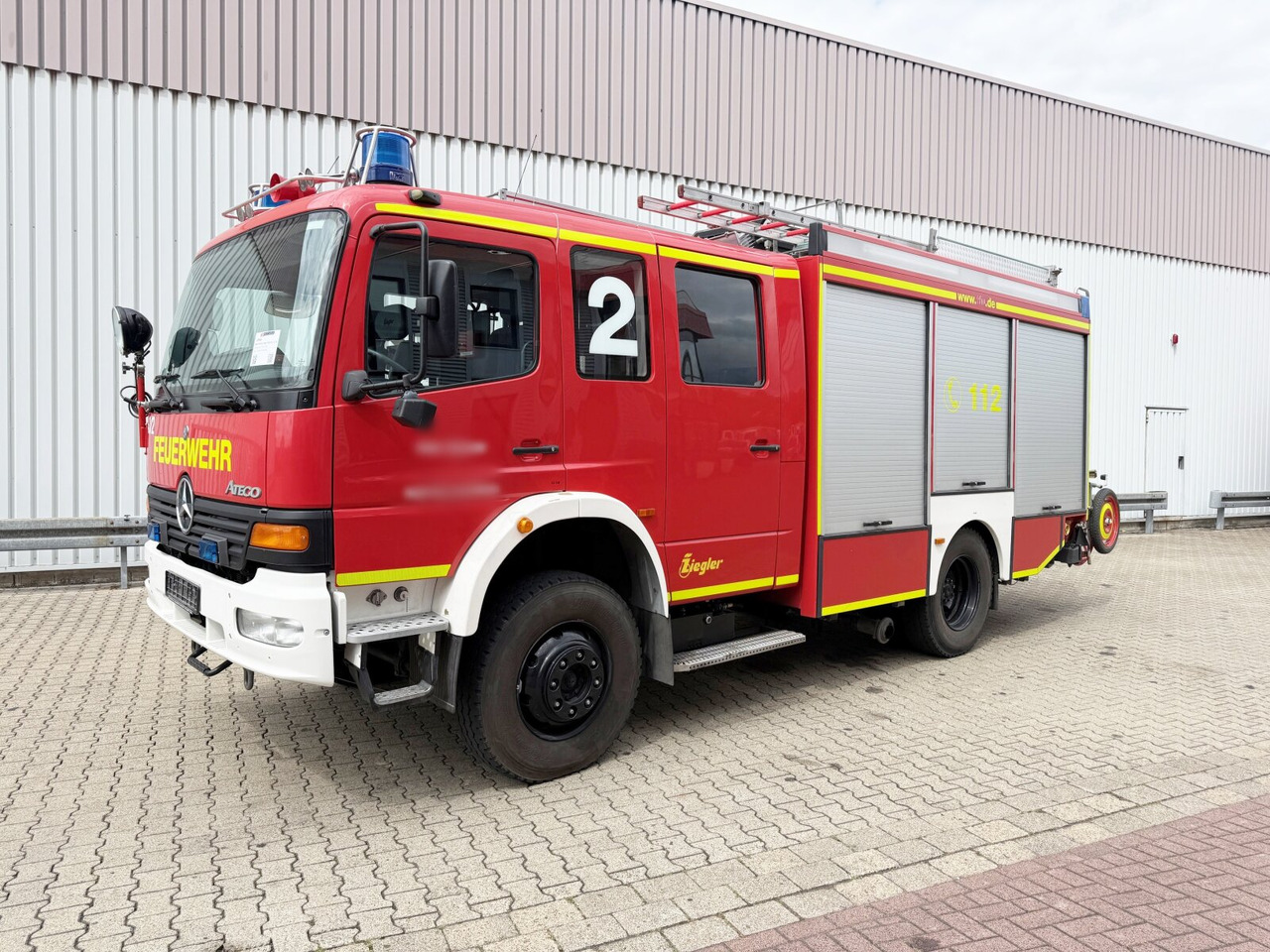 Mercedes-Benz Atego 1628 4x4, LF 16/20 Atego 1628 4x4, LF 16/20 - Амбулантно возило: слика 1 Mercedes-Benz Atego 1628 4x4, LF 16/20 Atego 1628 4x4, LF 16/20 - Амбулантно возило: слика 1