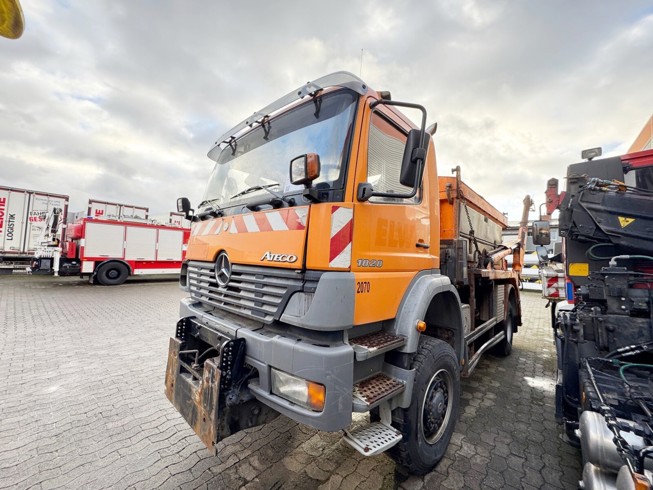 Mercedes-Benz Atego 1828 4x4 Atego 1828 4x4, Tele-Absetzer, Winterdienstausstattung - Камион за подигање контејнери: слика 3 Mercedes-Benz Atego 1828 4x4 Atego 1828 4x4, Tele-Absetzer, Winterdienstausstattung - Камион за подигање контејнери: слика 3