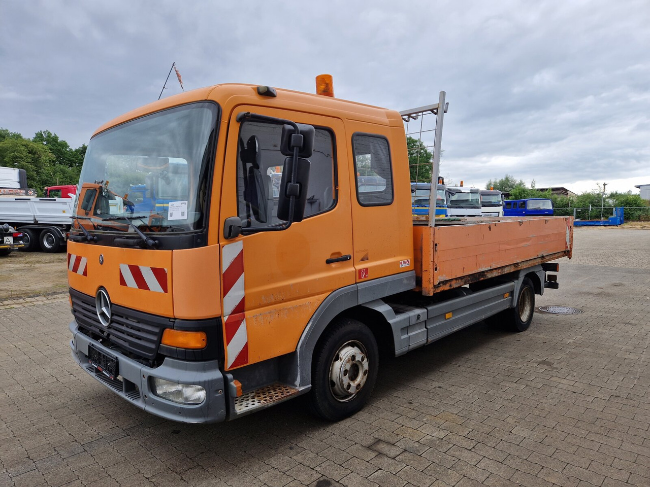 Mercedes-Benz Atego 815 4x2 Atego 815 4x2, 2x AHK - Камион со платформа: слика 5 Mercedes-Benz Atego 815 4x2 Atego 815 4x2, 2x AHK - Камион со платформа: слика 5